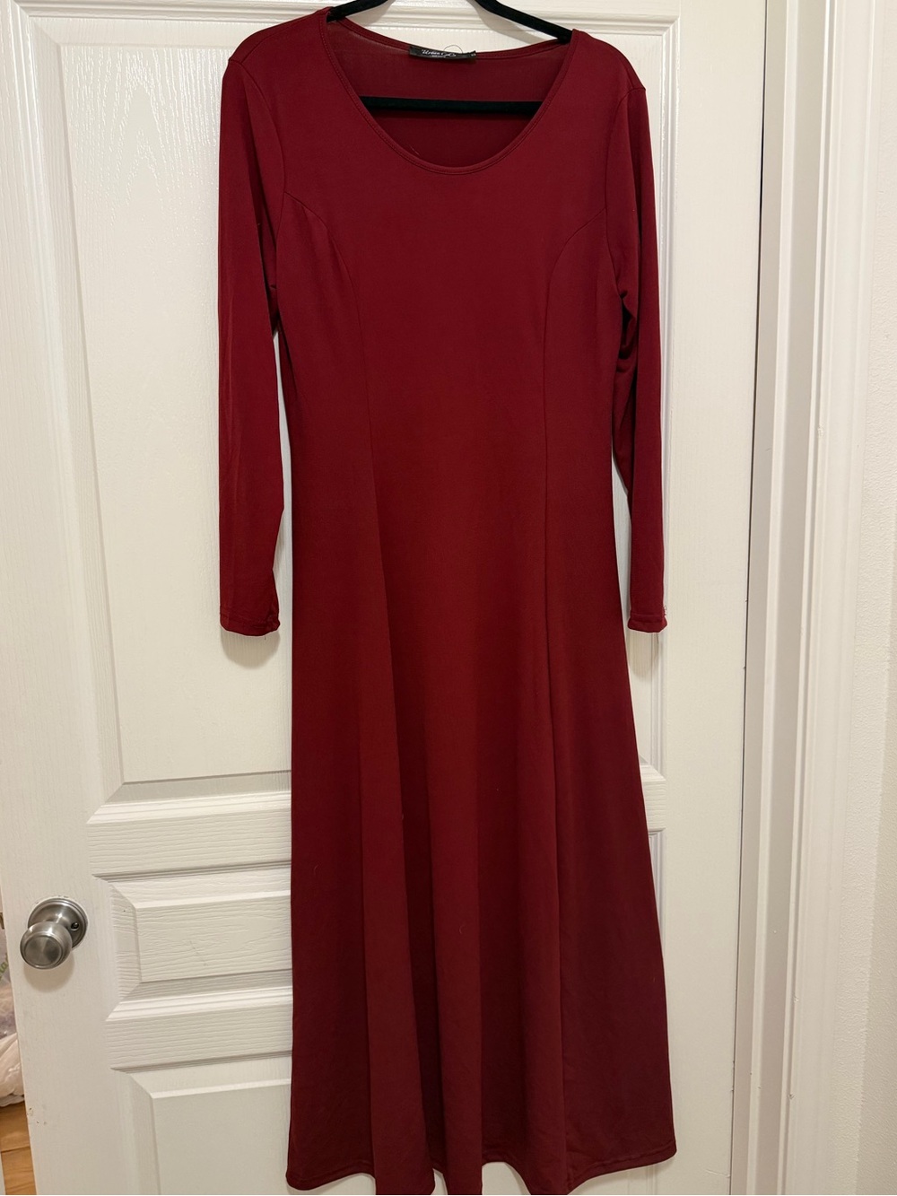 Classic Wine Red Long-Sleeve Maxi Dress